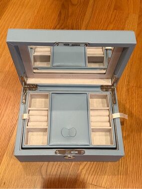 Light Blue (tiffany color) Jewelry Organizer Box with Mirror